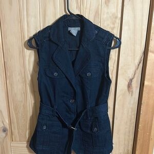 Kenar Black Sleeveless Vest Tailored Design